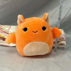 Squishmallow - NWOT - Tilly  Bat. Size 4”